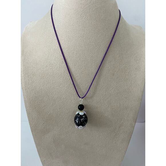 round black pendant necklace - Picture 1 of 4